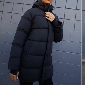 Aritzia TNA Super Puff Mid Length in Pink